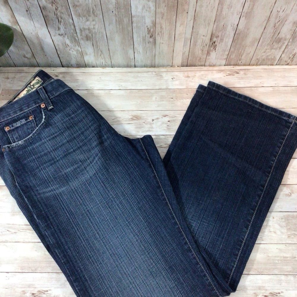 Woman’s Lucky Brand Southside Rider Mid Rise Button Fly Boot Cut Jeans